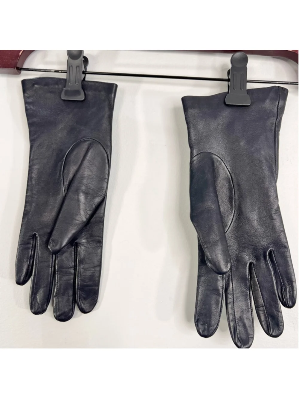 Vintage DENTS Britain buttery soft dark blue leather silk lined gloves 6.5